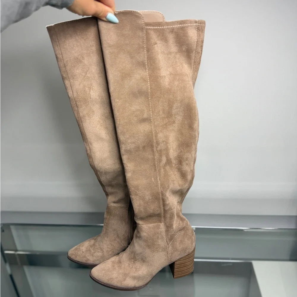 Dolce Vita Cream Leather Stack Heel Knee High Boots (6)